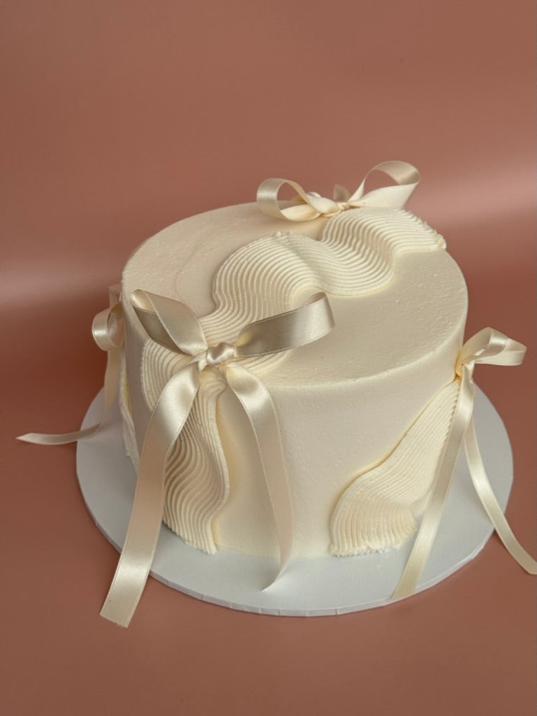 Mini Bows & Buttercream