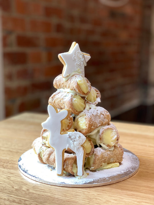 Christmas Cannoli Tree